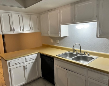 1502 Monte Sanders Lane - Photo Thumbnail 8