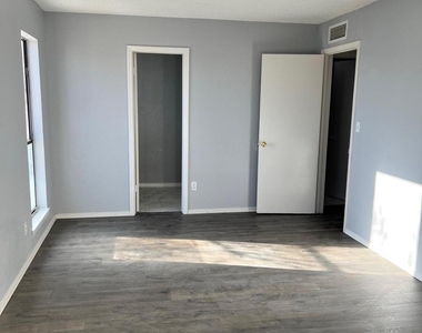 1502 Monte Sanders Lane - Photo Thumbnail 21