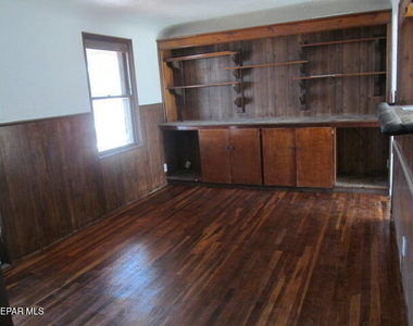 2527 Federal Avenue - Photo Thumbnail 4