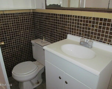 2527 Federal Avenue - Photo Thumbnail 5