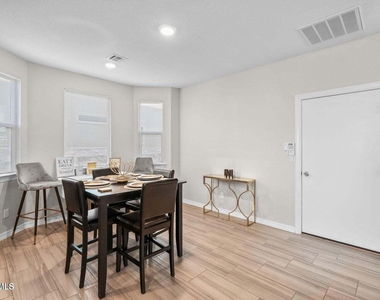 14947 Pebble Hills Boulevard - Photo Thumbnail 13