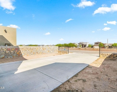 14947 Pebble Hills Boulevard - Photo Thumbnail 36