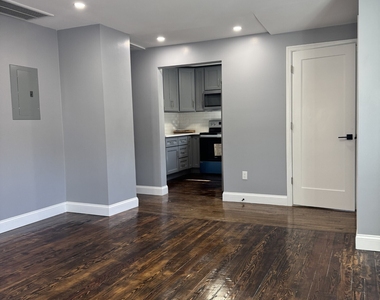 10 Bridgeport Avenue - Photo Thumbnail 3
