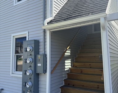 10 Bridgeport Avenue - Photo Thumbnail 17