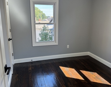 10 Bridgeport Avenue - Photo Thumbnail 6
