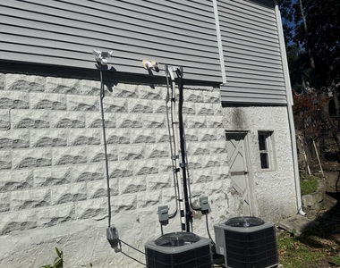 8 Bridgeport Avenue - Photo Thumbnail 9