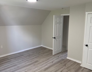 120 Jewett Street - Photo Thumbnail 14