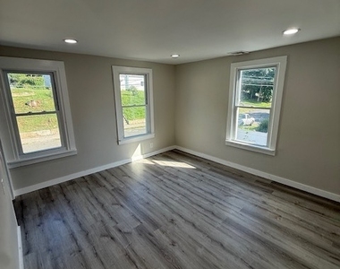 120 Jewett Street - Photo Thumbnail 9