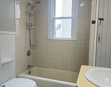 102 Melrose Street - Photo Thumbnail 15