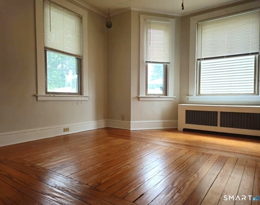 102 Melrose Street - Photo Thumbnail 5