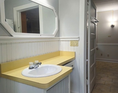 102 Melrose Street - Photo Thumbnail 16