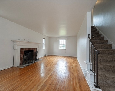 1920 James Street - Photo Thumbnail 1