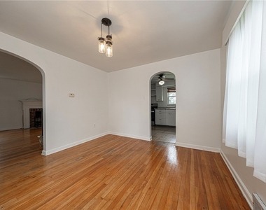 1920 James Street - Photo Thumbnail 10