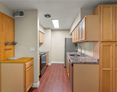 4073 Sanlin Dr - Photo Thumbnail 8