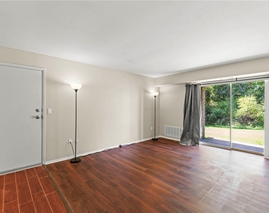 4073 Sanlin Dr - Photo Thumbnail 2