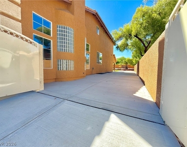 4025 Antique Sterling Court - Photo Thumbnail 9
