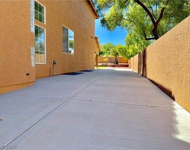 4025 Antique Sterling Court - Photo Thumbnail 10