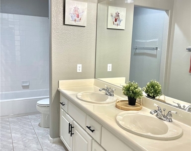 4025 Antique Sterling Court - Photo Thumbnail 46