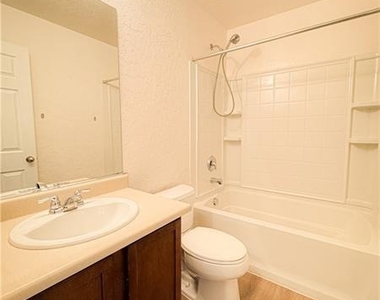 9158 Westchester Hill Avenue - Photo Thumbnail 8