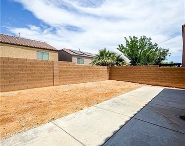 9158 Westchester Hill Avenue - Photo Thumbnail 12