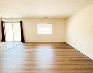 9158 Westchester Hill Avenue - Photo Thumbnail 4