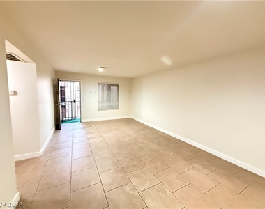 4744 W Twain Avenue - Photo Thumbnail 6
