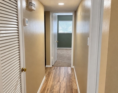 504 Falcon Lane - Photo Thumbnail 13