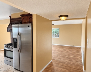 504 Falcon Lane - Photo Thumbnail 10