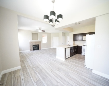 7704 Himalayas Avenue - Photo Thumbnail 12
