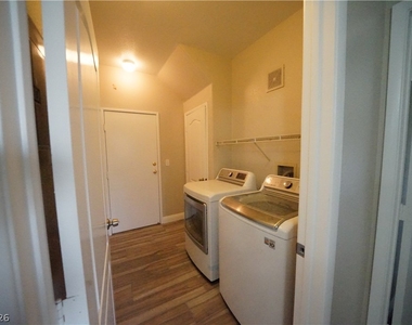 7704 Himalayas Avenue - Photo Thumbnail 18