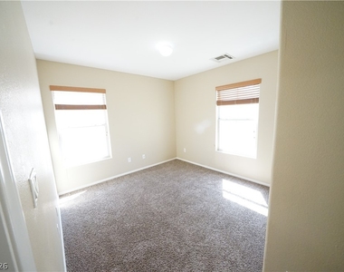 6709 Bluebell Garden Street - Photo Thumbnail 32