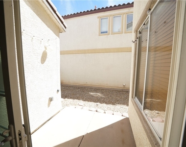 6709 Bluebell Garden Street - Photo Thumbnail 10
