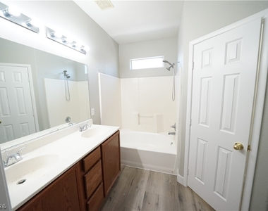 6313 Beige Bluff Street - Photo Thumbnail 20