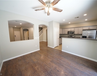 6313 Beige Bluff Street - Photo Thumbnail 9
