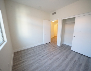 50 Aura De Blanco Street - Photo Thumbnail 14