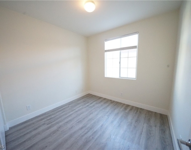 50 Aura De Blanco Street - Photo Thumbnail 13