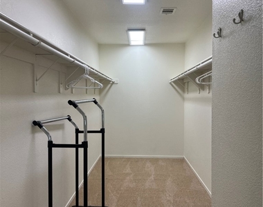 8031 Jeannie Marie Court - Photo Thumbnail 26
