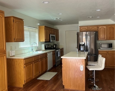 8031 Jeannie Marie Court - Photo Thumbnail 6