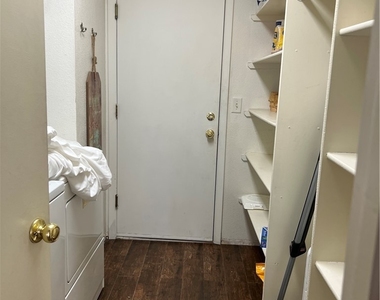 8031 Jeannie Marie Court - Photo Thumbnail 7