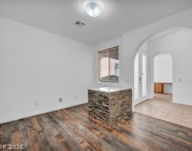 8213 Weeping Springs Avenue - Photo Thumbnail 11