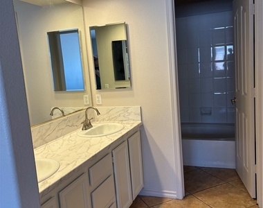 9986 Catalina Canyon Avenue - Photo Thumbnail 26