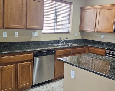 9018 Winchester Ridge Street - Photo Thumbnail 5