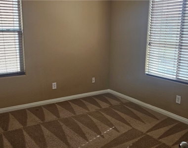 9018 Winchester Ridge Street - Photo Thumbnail 11
