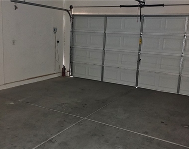 9018 Winchester Ridge Street - Photo Thumbnail 8