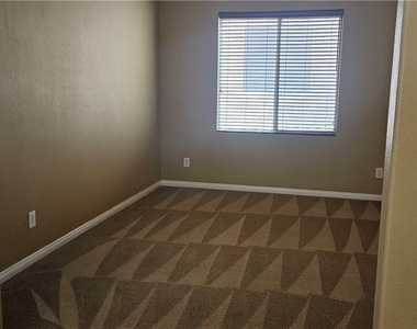 9018 Winchester Ridge Street - Photo Thumbnail 2