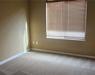 9018 Winchester Ridge Street - Photo Thumbnail 12