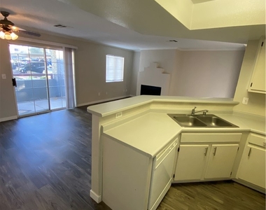 8600 W Charleston Boulevard - Photo Thumbnail 11