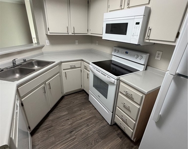 8600 W Charleston Boulevard - Photo Thumbnail 10