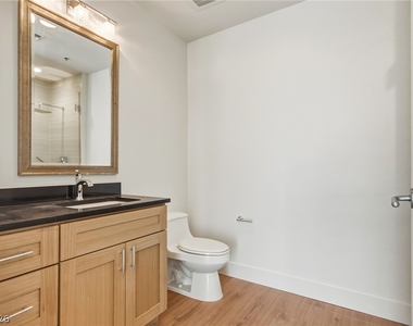 4575 Dean Martin Drive - Photo Thumbnail 14