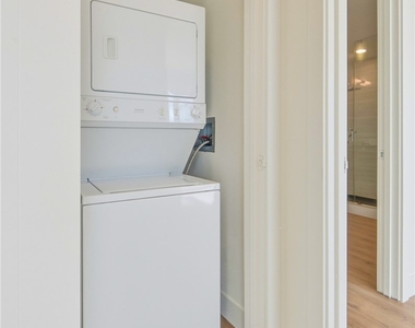 4575 Dean Martin Drive - Photo Thumbnail 22